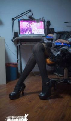 欧美老熟妇喝尿_高清完整版