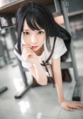 欧美激情巨乳制服字幕_BD国语高清迅雷在线观看
